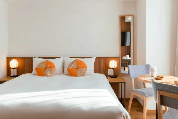 Queen Room | 1 queen bed