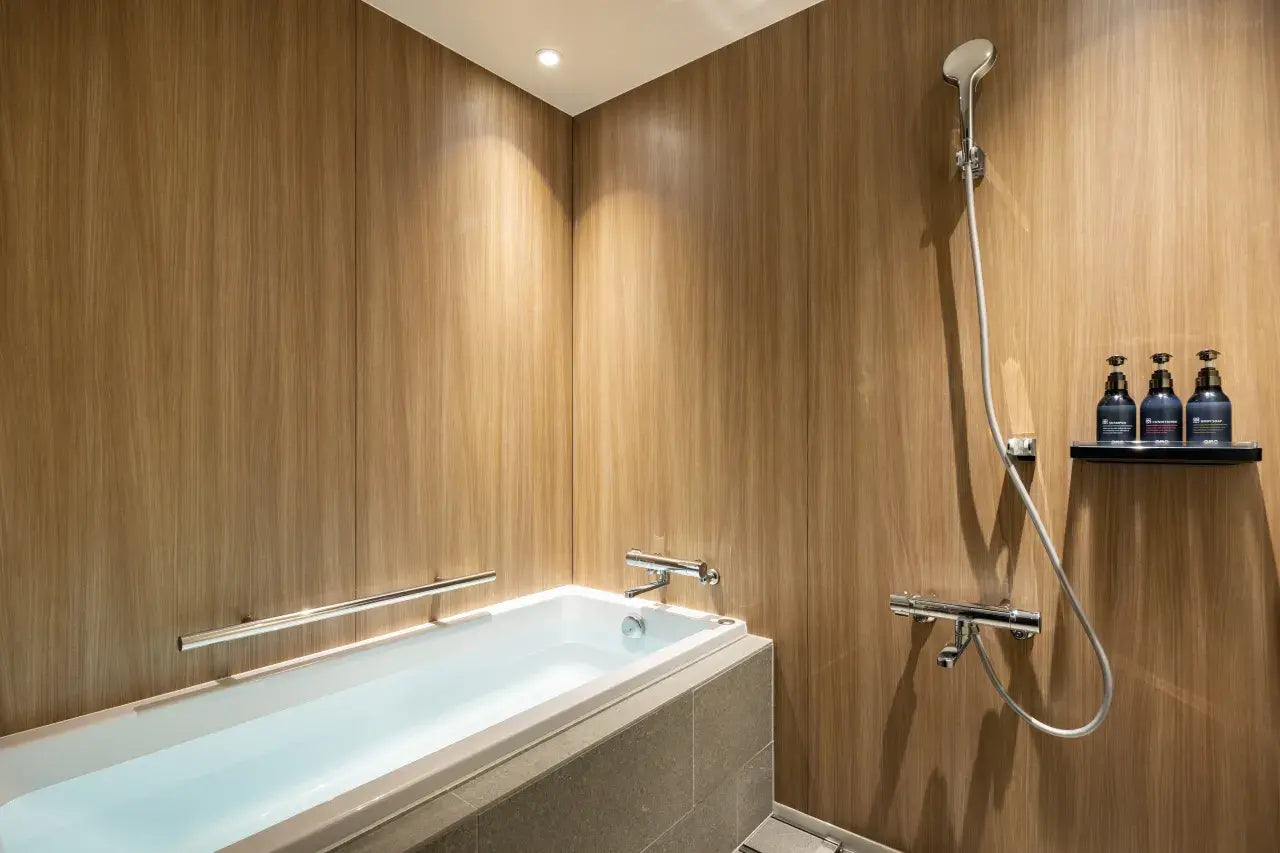 Twin Room (Universal Design) | 2 single beds and 1 sofa bed
